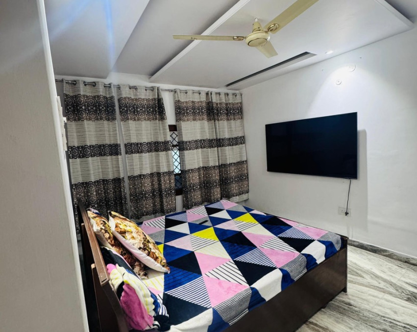 Sector 20 3 BHK Builder Floor